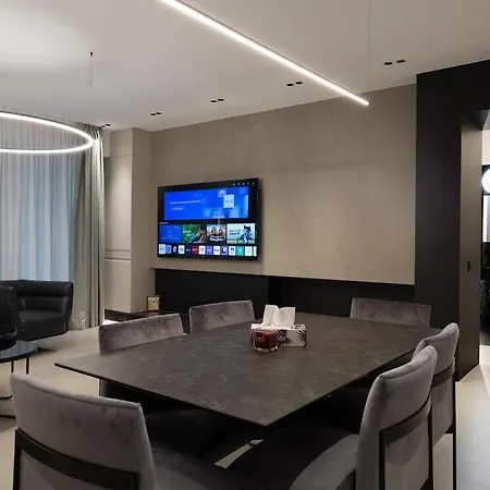 1006 Grand - 4pers Apartment